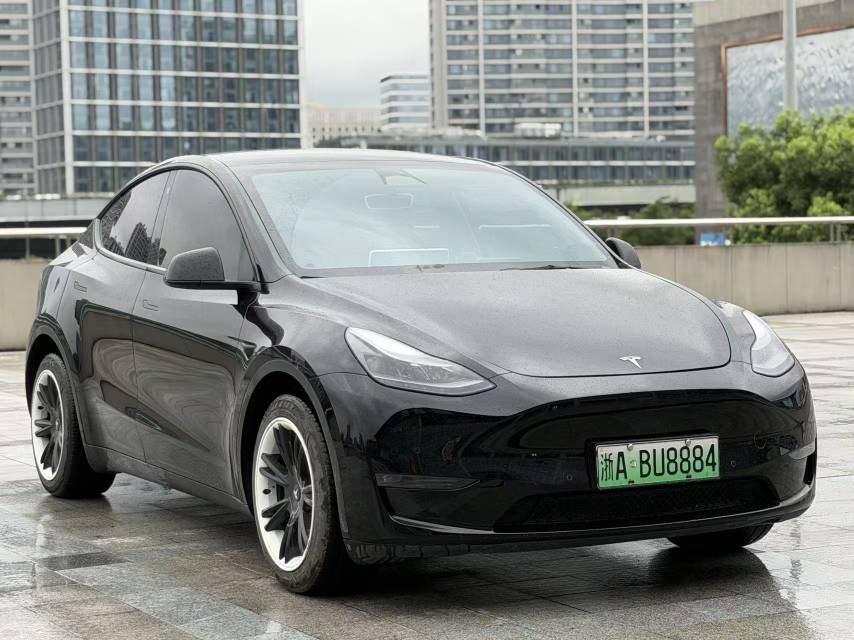 Tesla Model Y 2023 #3 Tesla Model Y 2023 car image #3