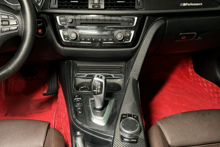 BMW 3 Series 2019 #18 BMW 3 Series 2019 car image #18