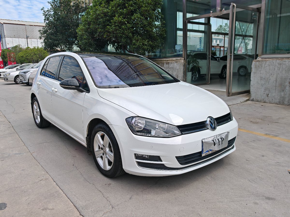 Volkswagen Golf 2018 car image 