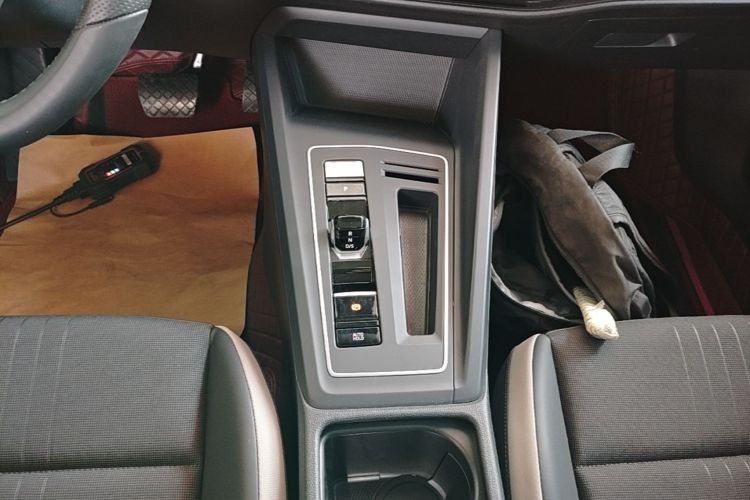Volkswagen Golf 2022 car image #14