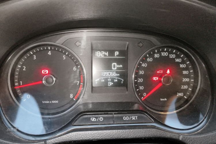 Volkswagen Polo 2015 #13 Volkswagen Polo 2015 car image #13