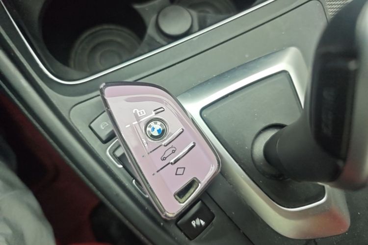 BMW 3 Series 2019 #9 BMW 3 Series 2019 car image #9