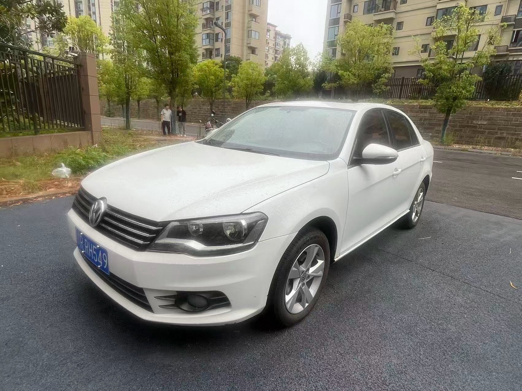 Volkswagen Bora 2015 car image 