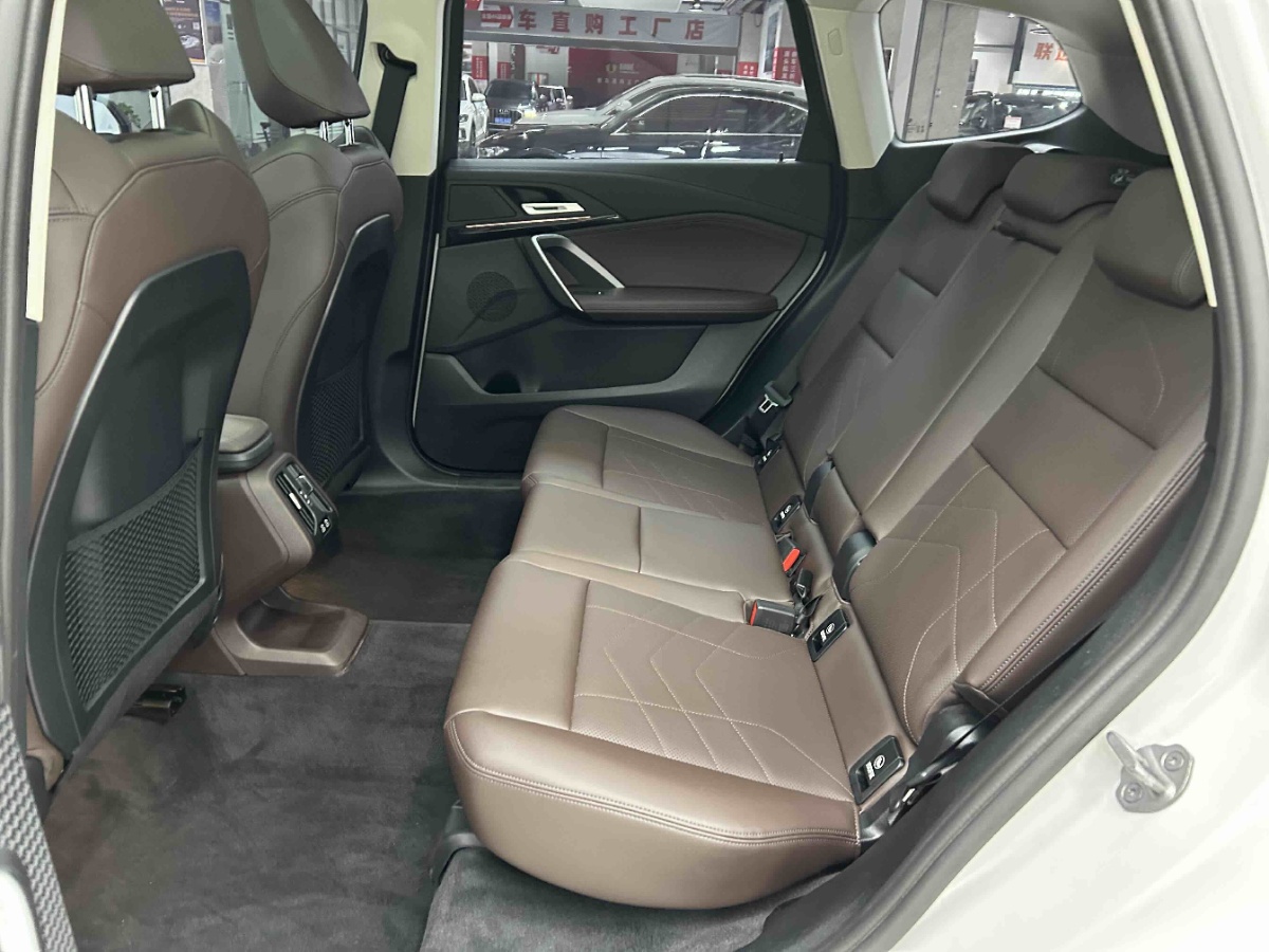BMW X1 2023 car image #2