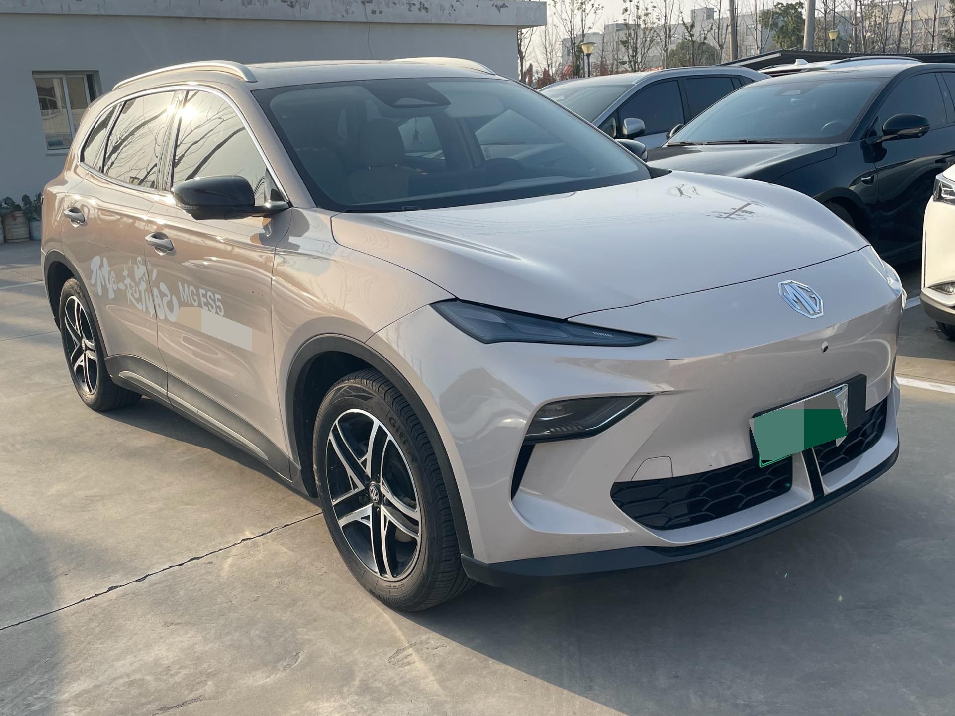 MG ES5 2024 car image #3