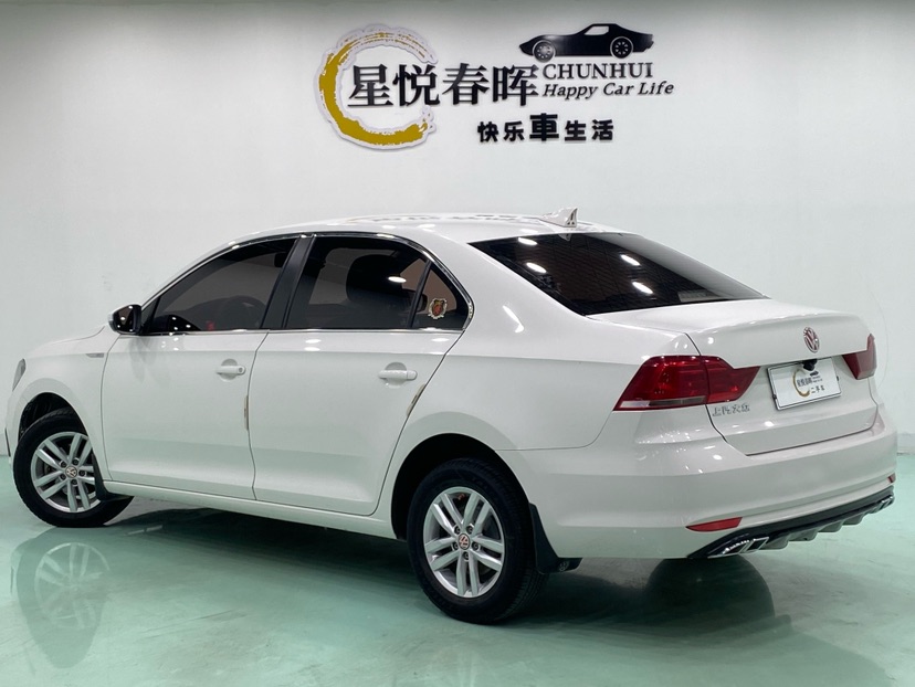 Volkswagen Santana 2021 imagen de coche #9