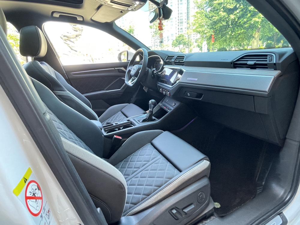 Audi Q3 2024 car image #12