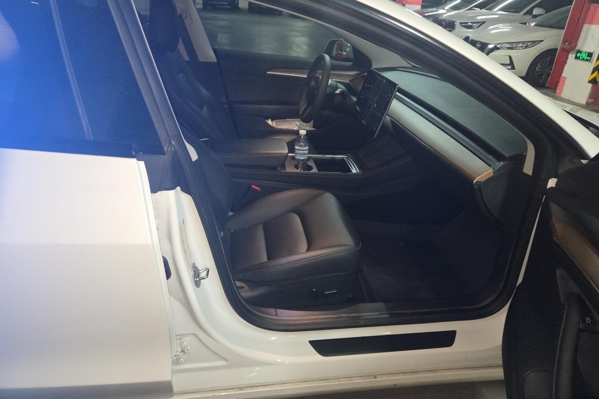 Tesla Model 3 2021 immagine di auto #3