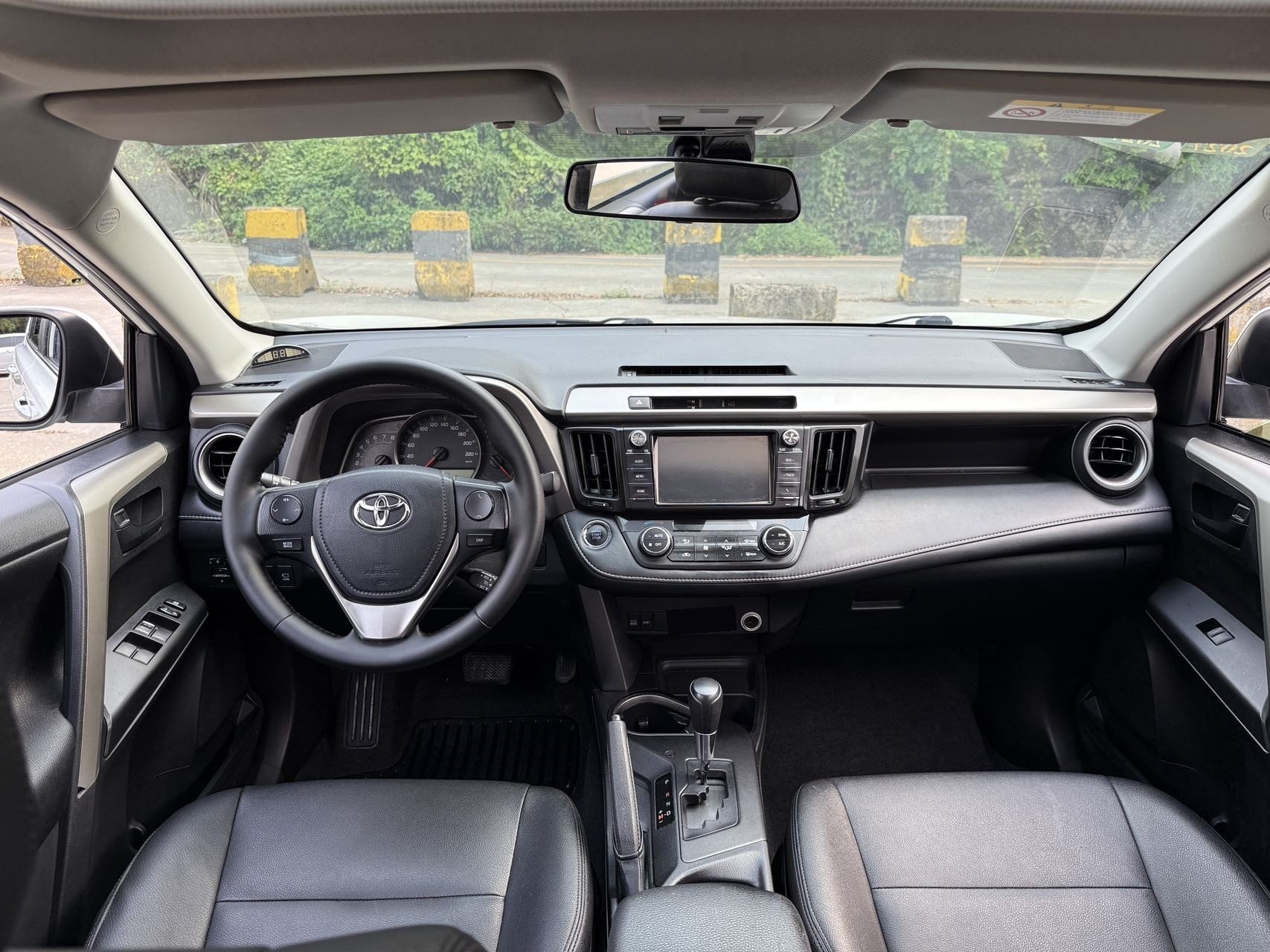 Toyota RAV4 2019 immagine di auto #4