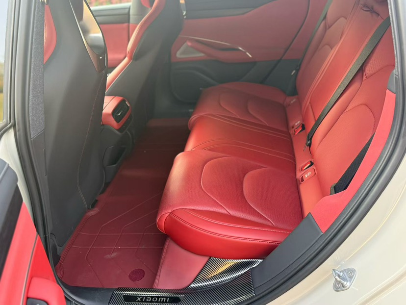 MI SU7 2024 immagine di auto #9