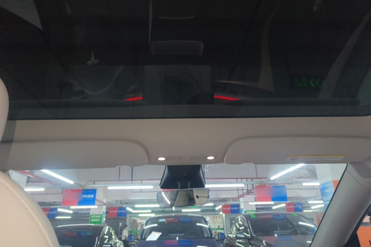Tesla Model Y 2023 #18 Tesla Model Y 2023 car image #18