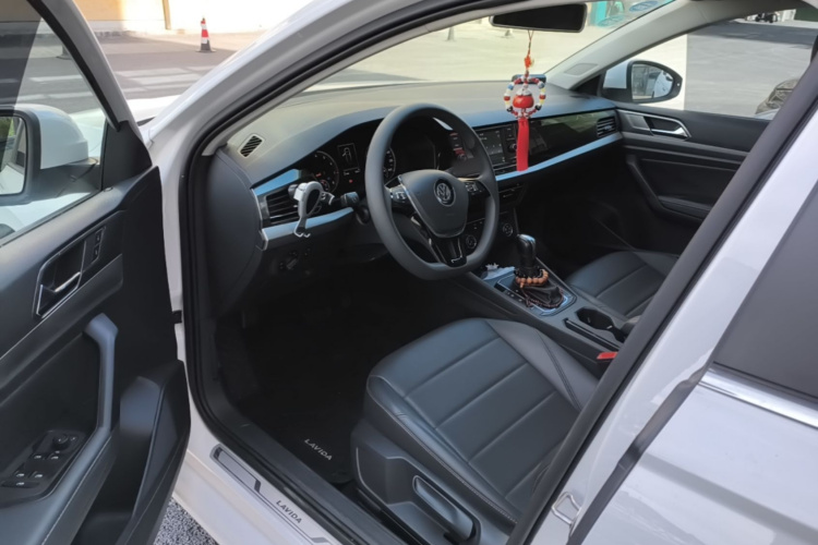Volkswagen Lavida 2019 #12 Volkswagen Lavida 2019 car image #12