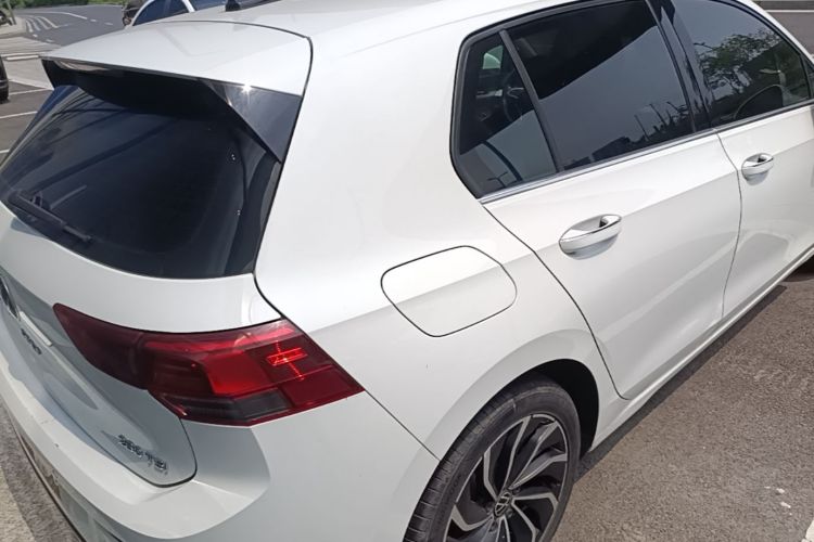 Volkswagen Golf 2024 car image #7