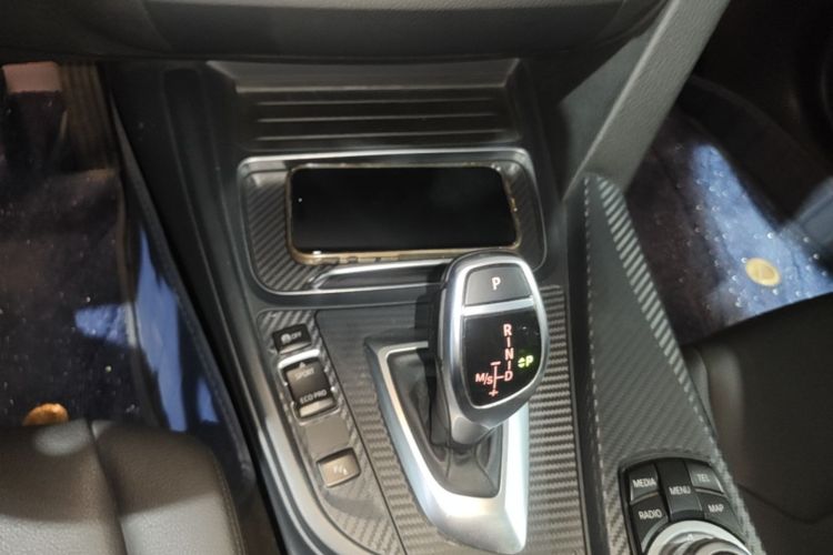 BMW 3 Series 2017 car image #22
