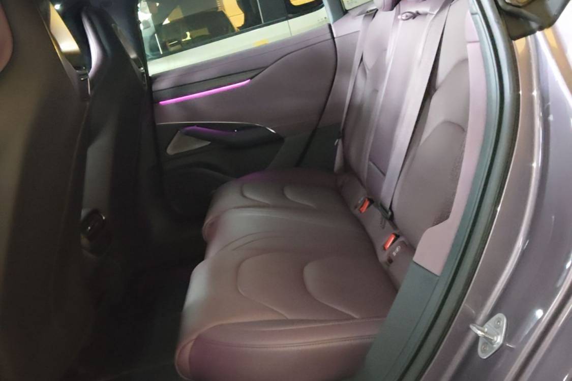 MI SU7 2024 car image #13