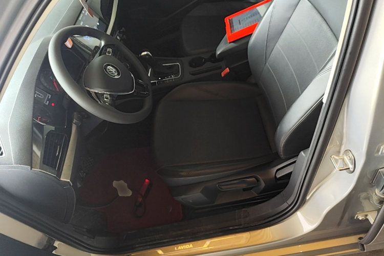 Volkswagen Lavida 2019 car image #15