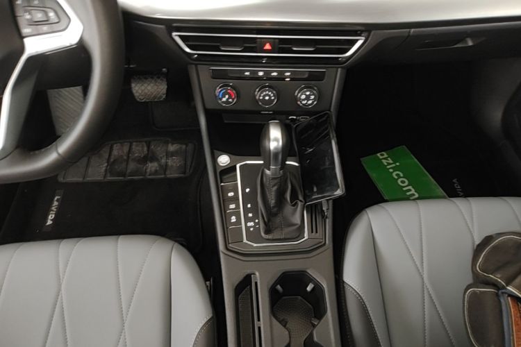 Volkswagen Lavida 2022 car image #14