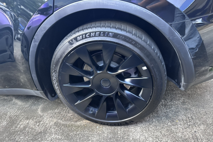 Tesla Model Y 2022 car image #7
