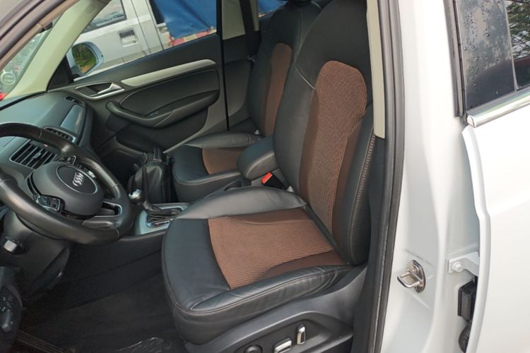 Audi Q3 2018 immagine di auto #15