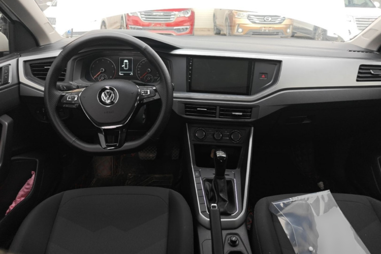 Volkswagen Polo 2020 car image #10