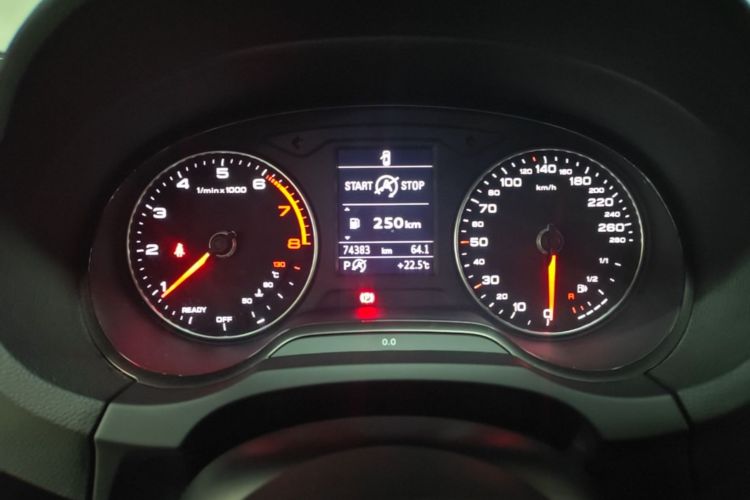 Audi A3 2018 car image #12