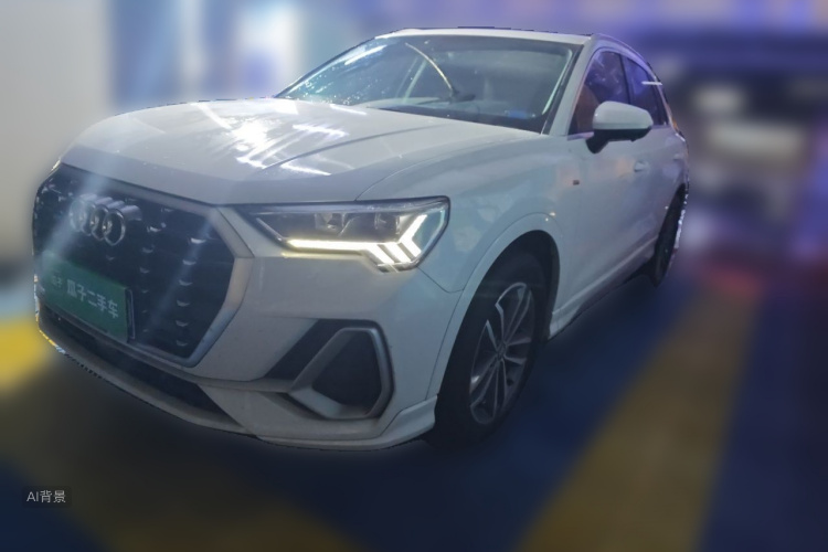 Audi Q3 2021 car image #2