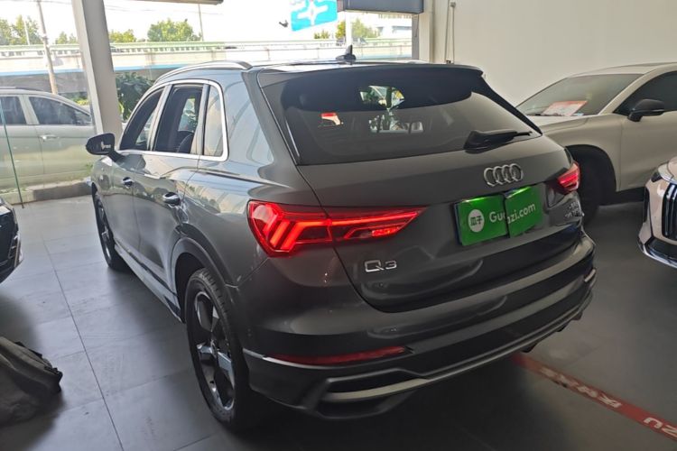 Audi Q3 2022 car image #5