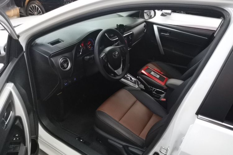 Toyota Corolla 2018 car image #16