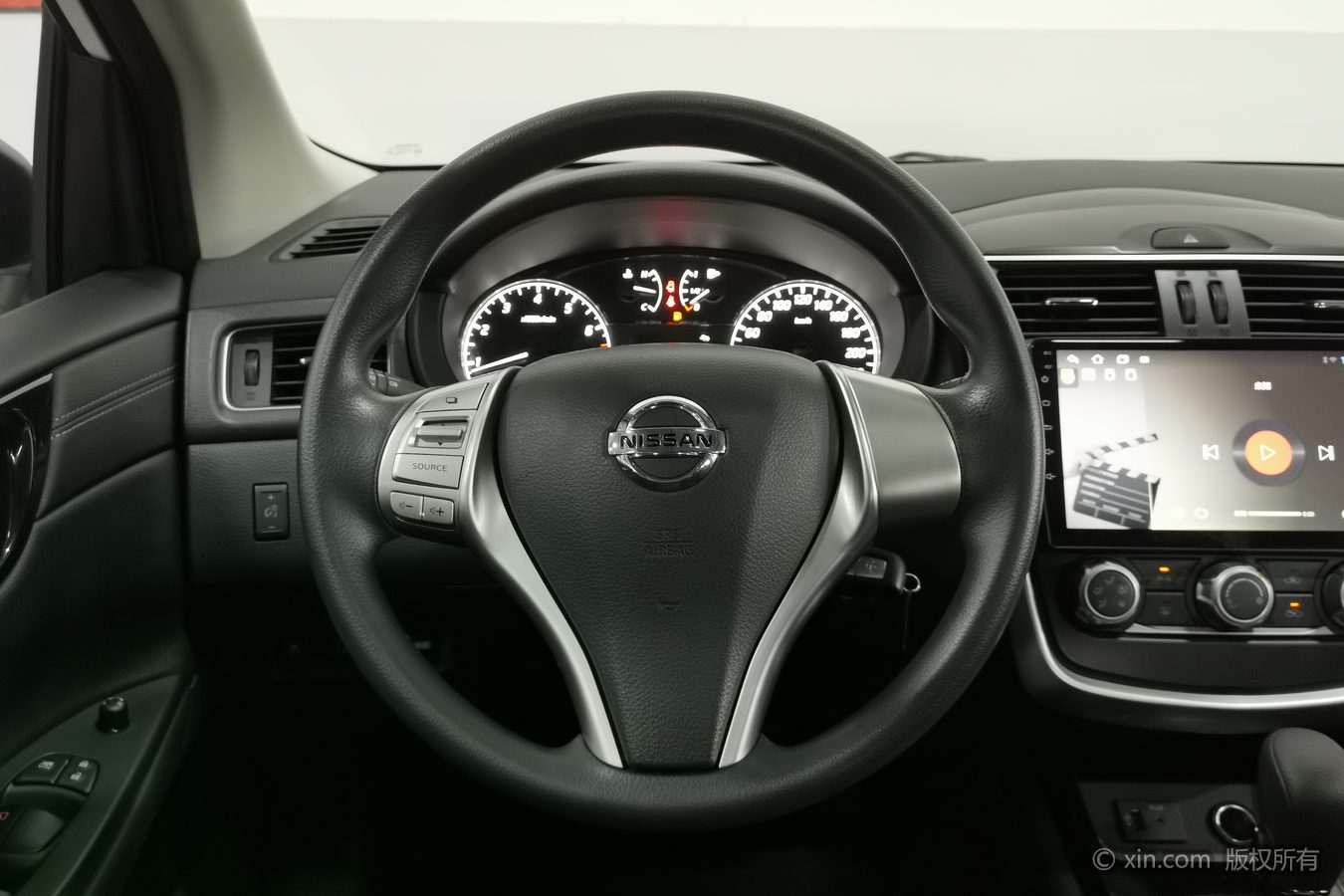 Nissan TIIDA 2023 car image #11