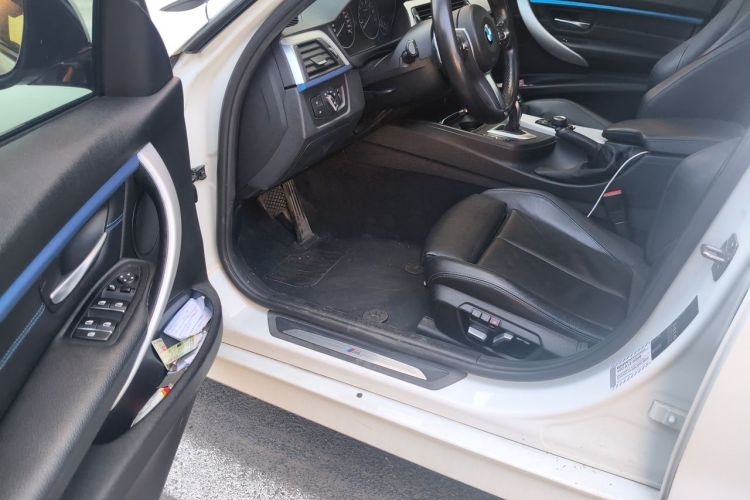 BMW 3 Series 2018 #9 BMW 3 Series 2018 car image #9