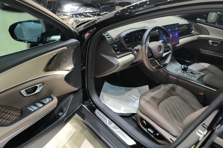 BYD Han 2023 car image #16