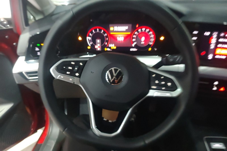 Volkswagen Golf 2022 car image #11