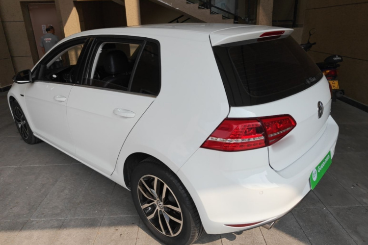 Volkswagen Golf 2016 car image #5