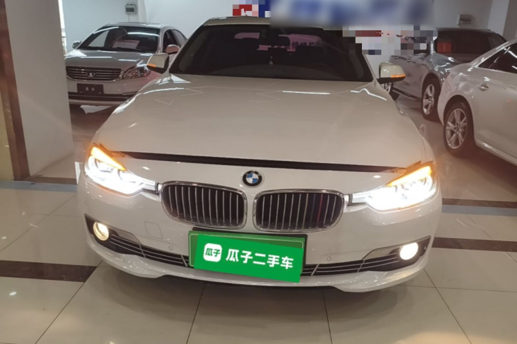 BMW 3 Series 2018 صورة سيارة #3
