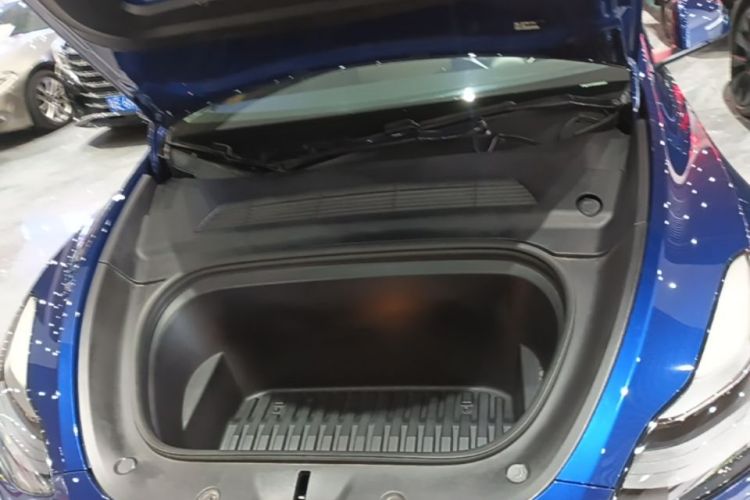 Tesla Model Y 2021 #22 Tesla Model Y 2021 car image #22