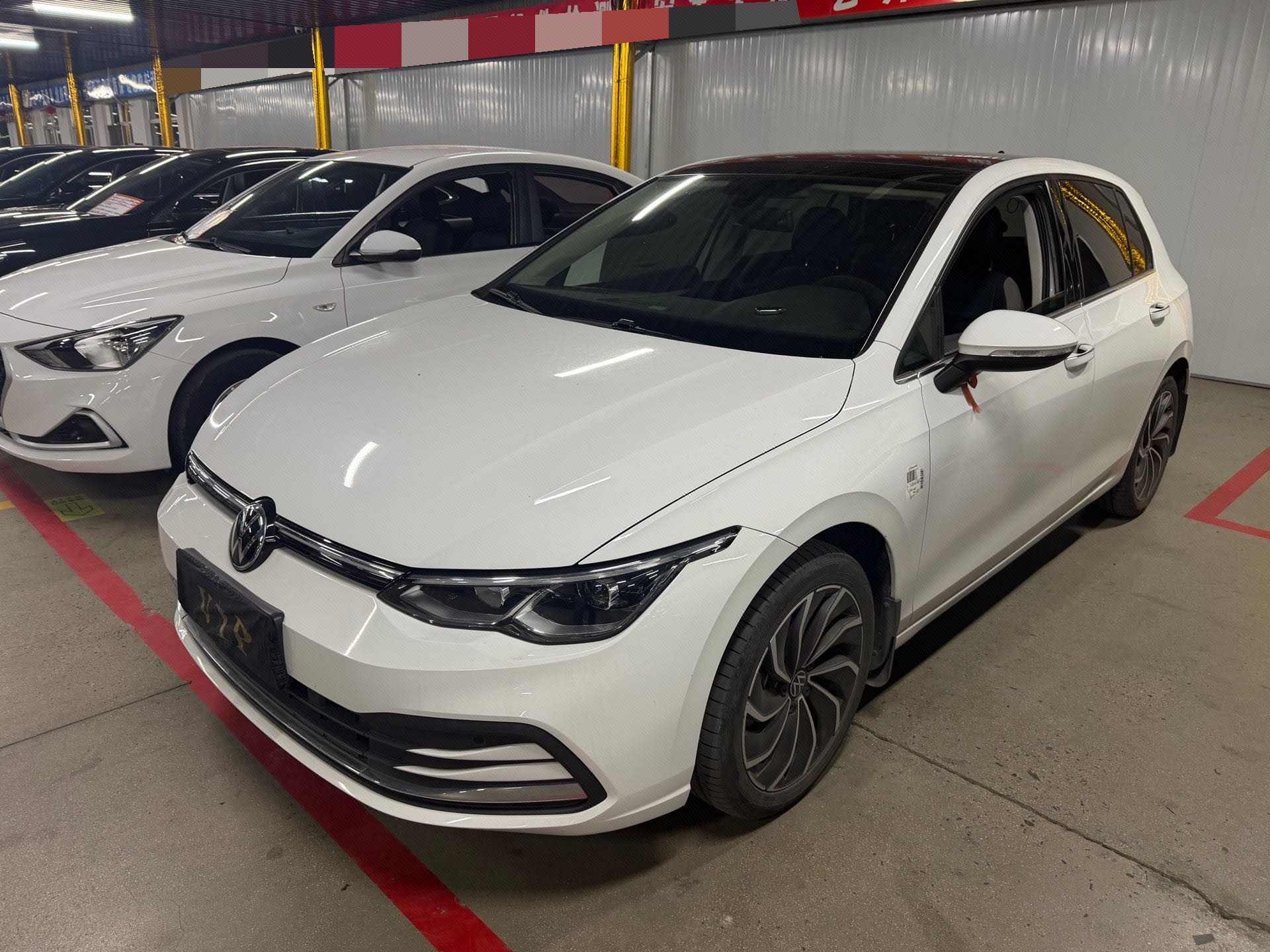 Volkswagen Golf 2021 car image 