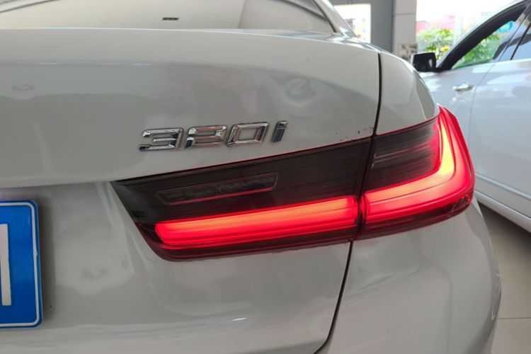 BMW 3 Series 2020 car image #8