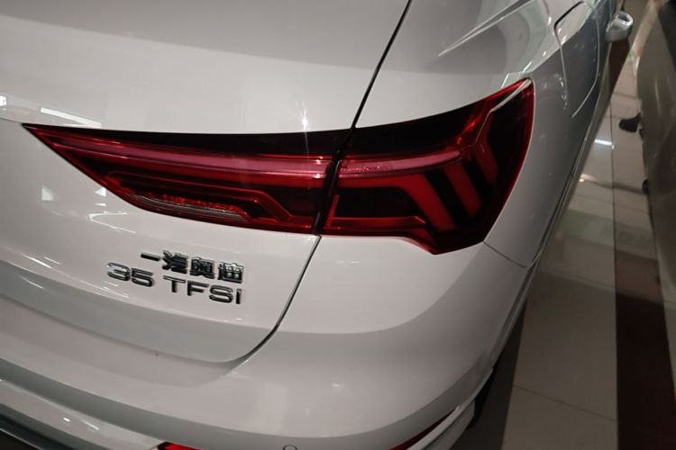 Audi Q3 2023 #8 Audi Q3 2023 car image #8