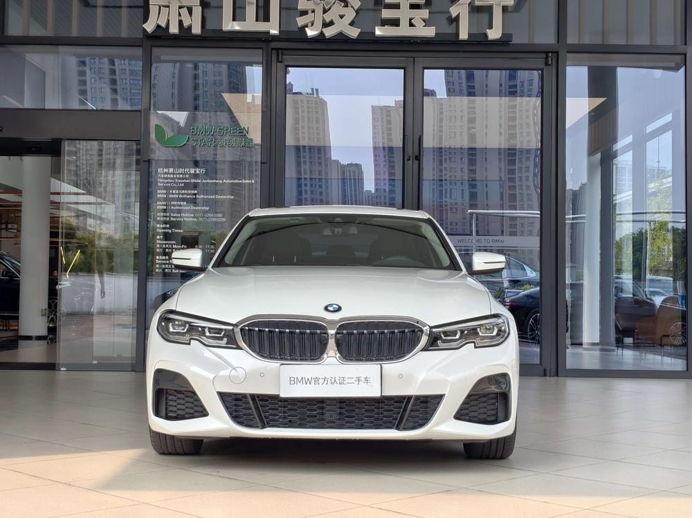 BMW 3 Series 2020 صورة سيارة #2