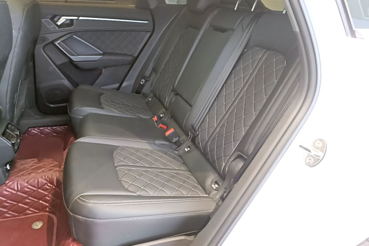 Audi Q3 2025 car image #17