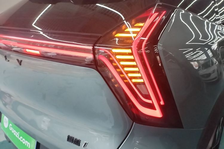 GEELY Boyue L 2025 car image #8