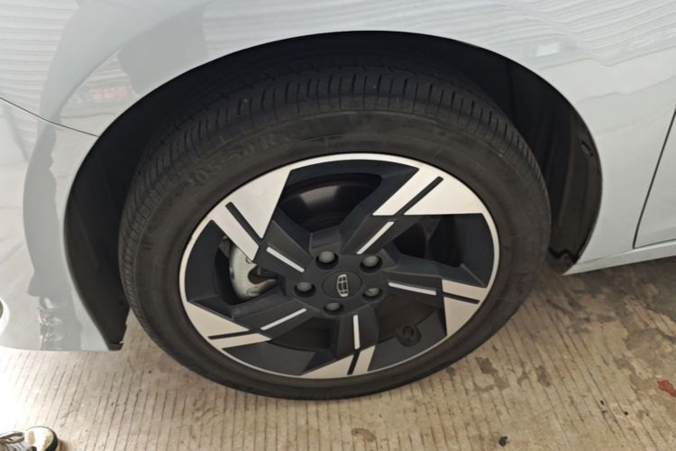 GEELY Emgrand L HiP 2022 صورة سيارة #9