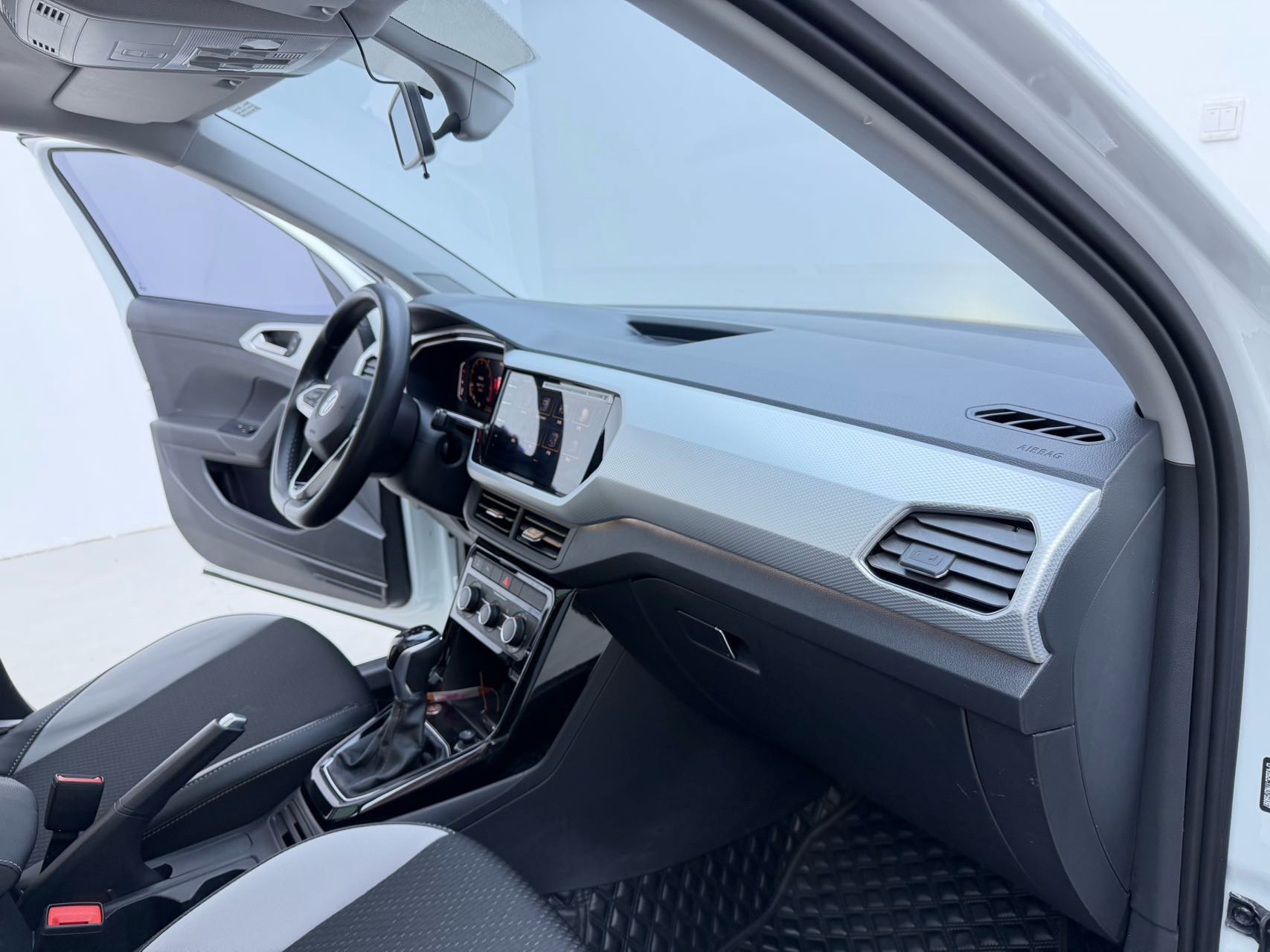 Volkswagen Tacqua 2022 car image #12