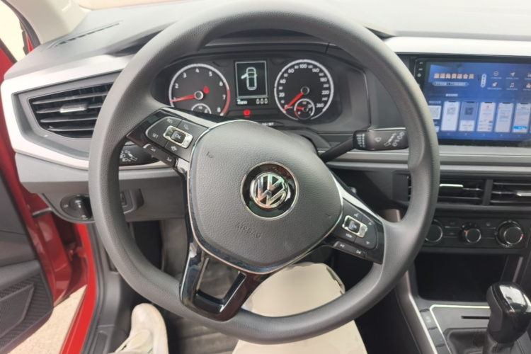 Volkswagen Polo 2019 car image #11