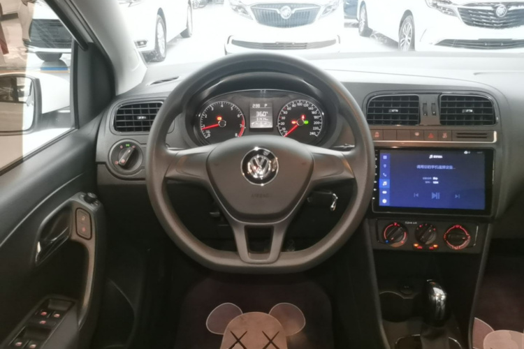 Volkswagen Polo 2019 car image #15