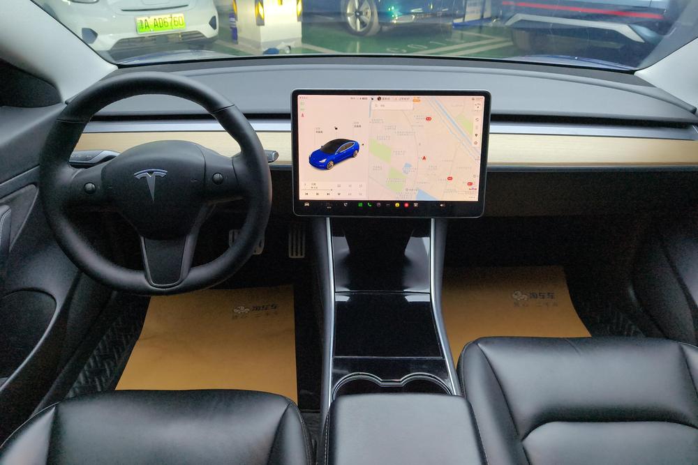 Tesla Model 3 2020 car image #12