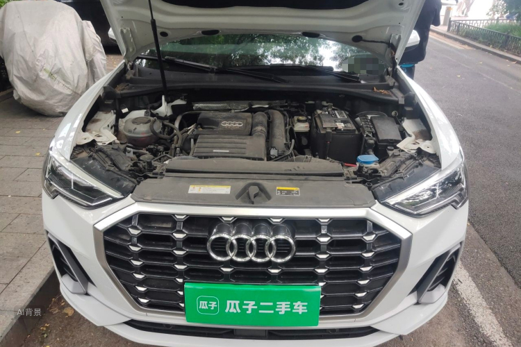 Audi Q3 2020 car image #22