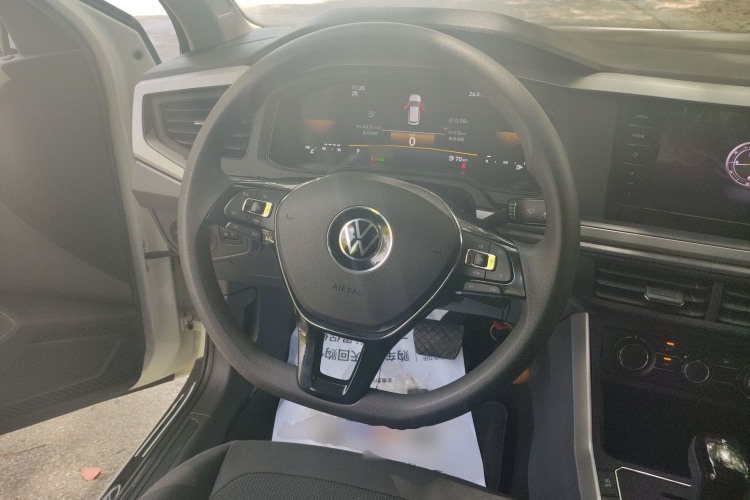 Volkswagen Polo 2023 immagine di auto #11