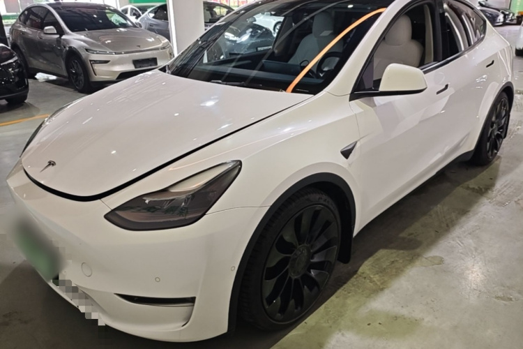 Tesla Model Y 2021 car image #2