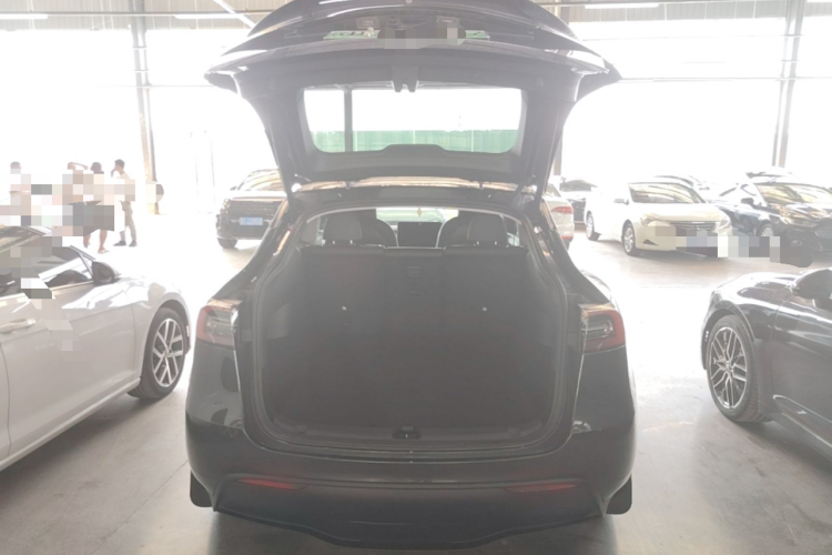 Tesla Model Y 2024 #19 Tesla Model Y 2024 car image #19